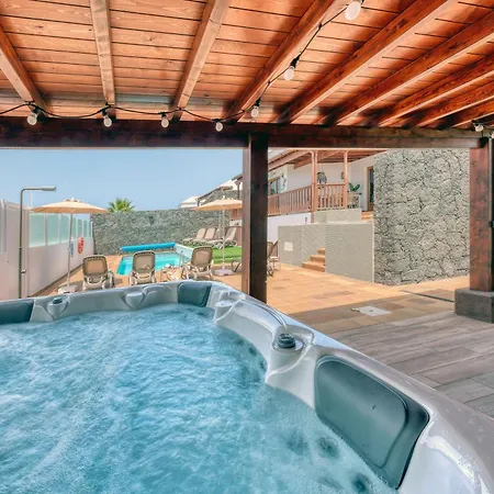 Yeyos - Ocean Views, Pool, Bbq And Billiard By Lanzarote * Playa Blanca (Lanzarote)