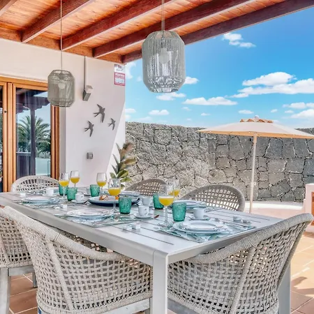 Yeyos - Ocean Views, Pool, Bbq And Billiard By Lanzarote Casa de Férias