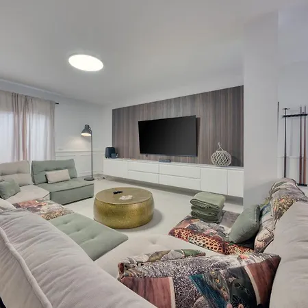 Yeyos - Ocean Views, Pool, Bbq And Billiard By Lanzarote