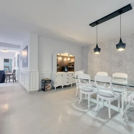 Yeyos - Ocean Views, Pool, Bbq And Billiard By Lanzarote Casa de Férias