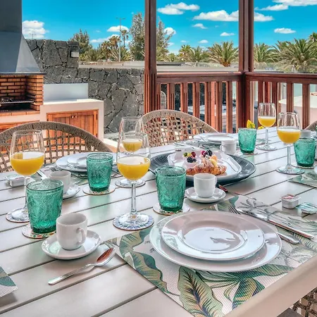 Yeyos - Ocean Views, Pool, Bbq And Billiard By Lanzarote